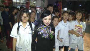 Sinh viên Trường Cao đẳng Công nghệ Y Dược Việt Nam giao lưu với Bộ trưởng Bộ Y tế Nguyễn Thị Kim Tiến