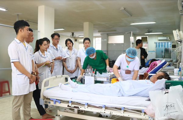 Trường Cao đẳng Công nghệ Y Dược Việt Nam đào tạo Cao đẳng Y Dược theo mô hình Bệnh viện - Trường học