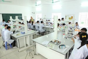 Chương trình đào tạo Cao đẳng Dược được phát triển theo mô hình chuyên sâu thực hành Chương trình đào tạo Cao đẳng Dược được phát triển theo mô hình chuyên sâu thực hành