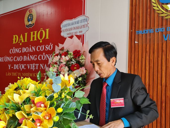 Ông Trần Văn Thọ, Chủ tịch Công đoàn quận Liên Chiểu phát biểu tại đại hội