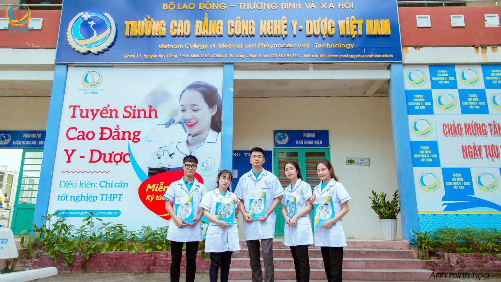 Điểm trúng tuyển khối ngành y dược trường cao đẳng công nghệ y dược việt nam